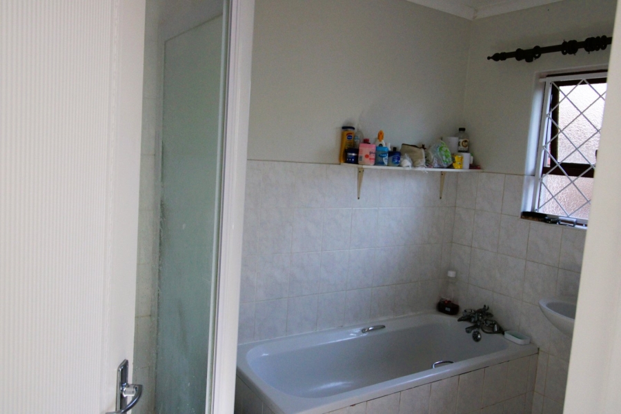 To Let 4 Bedroom Property for Rent in Gonubie Eastern Cape